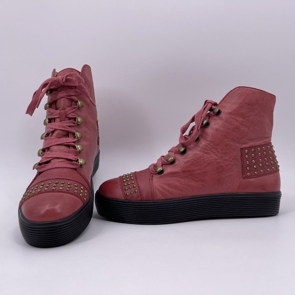 Ego and Greed Sz 7 Red Faux Leather Boots Studded Flat Casual Lace Up Platform